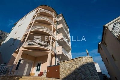 /international/hr/omis-split-dalmatia-county-120093502509/