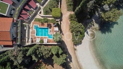/international/hr/bol-split-dalmatia-county-310101382427/