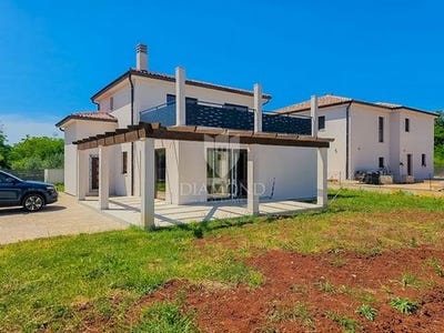 /international/hr/buje-istria-county-310109049478/