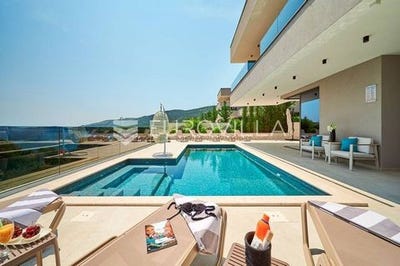 /international/hr/marina-split-dalmatia-county-120087901125/