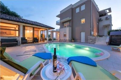 /international/hr/splitsko-dalmatinska-zupanija-split-dalmatia-county-310108243388/