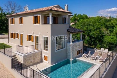 /international/hr/buje-istria-county-310106222611/
