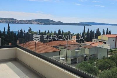 /international/hr/trogir-split-dalmatia-county-310102460514/