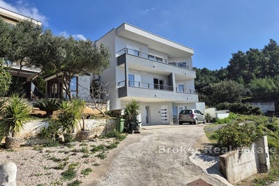 /international/hr/makarska-split-dalmatia-county-310107218259/