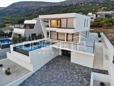 /international/hr/podstrana-split-dalmatia-county-310107359492/