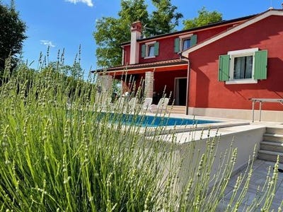 /international/hr/labin-istria-county-310106779481/