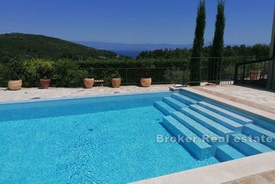 /international/hr/opatija-zagreb-county-310107219485/
