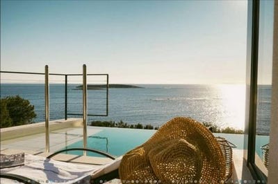 /international/hr/vis-split-dalmatia-county-120090894794/