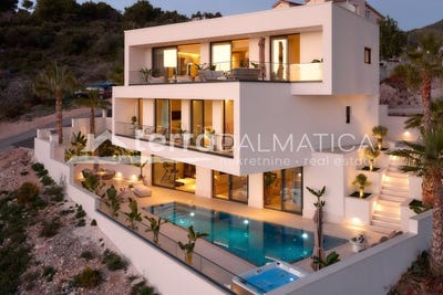 /international/hr/iovo-split-dalmatia-county-310108088587/