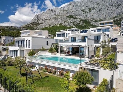 /international/hr/makarska-split-dalmatia-county-120092939454/