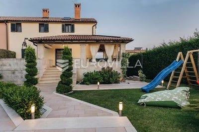 /international/hr/porec-istria-county-310100523267/