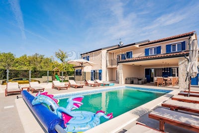 /international/hr/dobrinj-primorje-gorski-kotar-county-310099345195/