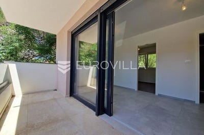 /international/hr/zadar-zadar-county-310108488333/