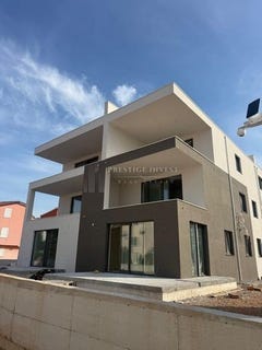 /international/hr/vodice-sibenska-ulica-310108432875/