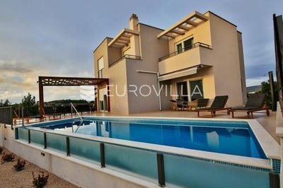 /international/hr/sibenik-sibenska-ulica-310108595691/