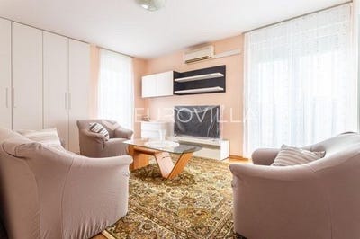 /international/hr/split-split-dalmatia-county-310106361704/