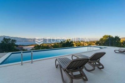 /international/hr/supetar-split-dalmatia-county-120087916784/