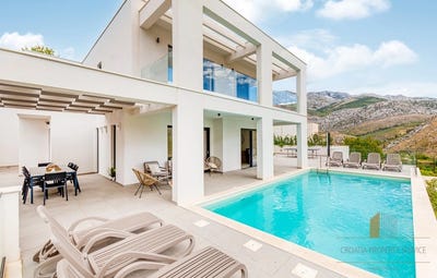 /international/hr/zrnovnica-split-dalmatia-county-310098114281/
