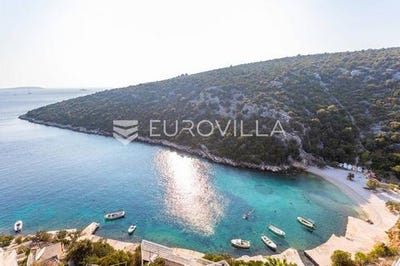 /international/hr/marina-split-dalmatia-county-120089966890/