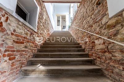 /international/hr/varazdin-varazdin-county-310103098298/