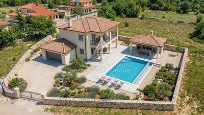 /international/hr/kanfanar-istria-county-310108247089/