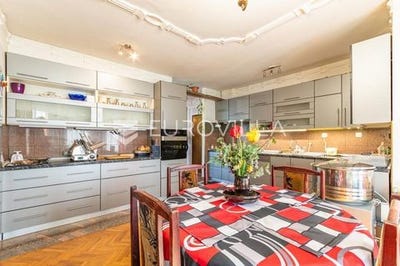 /international/hr/varazdin-varazdin-county-310107221390/