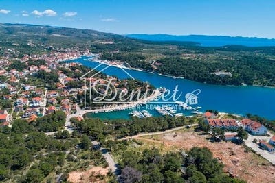 /international/hr/brac-split-dalmatia-county-120097557707/