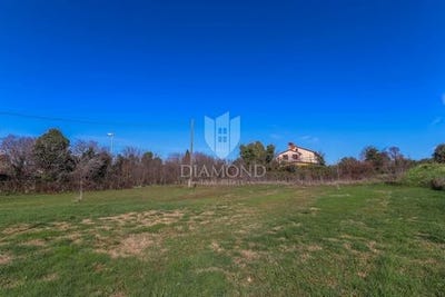 /international/hr/vodnjan-istria-county-310105946967/