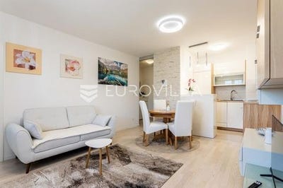 /international/hr/split-split-dalmatia-county-310107621807/