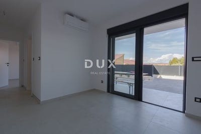 /international/hr/murter-sibenska-ulica-310108897902/