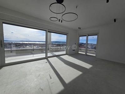 /international/hr/kastel-luksic-split-dalmatia-county-310106632256/