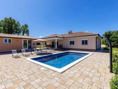 /international/hr/labin-istria-county-310108290177/