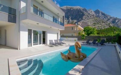 /international/hr/makarska-split-dalmatia-county-120091897555/