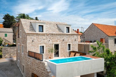 /international/hr/pucisca-split-dalmatia-county-310098369320/