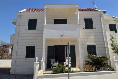 /international/hr/hvar-split-dalmatia-county-310107218244/