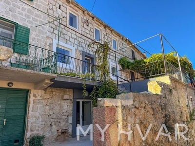 /international/hr/stari-grad-split-dalmatia-county-310103490457/