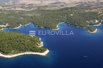 /international/hr/brac-split-dalmatia-county-310102485213/