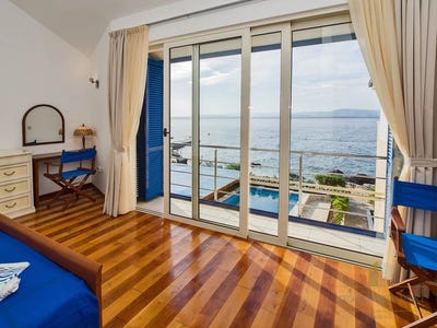 /international/hr/supetar-split-dalmatia-county-310098115329/