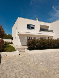 /international/hr/vodice-sibenska-ulica-310107707908/