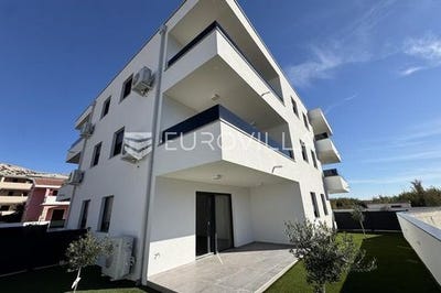 /international/hr/pag-lika-senj-county-310103470205/