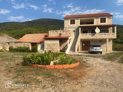 /international/hr/komiza-split-dalmatia-county-310103463776/