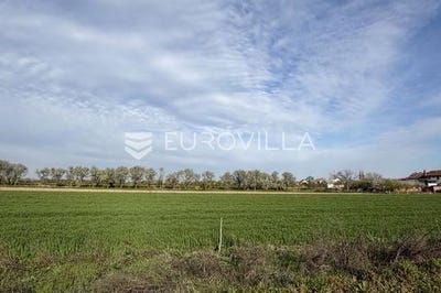 /international/hr/osijek-osijek-baranja-county-310107220975/