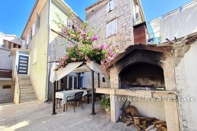 /international/hr/trogir-split-dalmatia-county-310107623613/