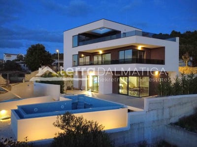 /international/hr/sevid-sevid-split-dalmatia-county-120093353017/