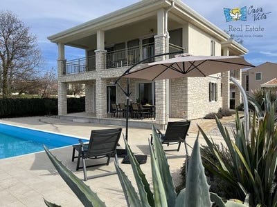 /international/hr/novigrad-istria-county-310105210261/
