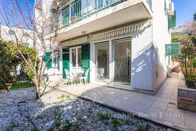 /international/hr/podstrana-split-dalmatia-county-310107219734/