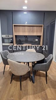 /international/hr/splitsko-dalmatinska-zupanija-split-dalmatia-county-310106855911/