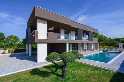 /international/hr/pula-istria-county-310109100155/