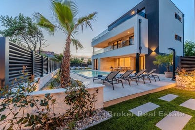 /international/hr/privlaka-zadar-county-310107218861/