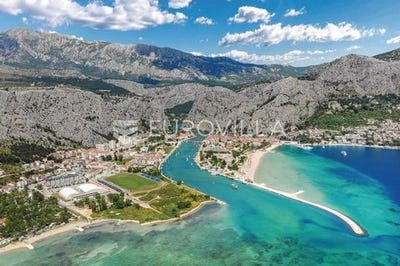 /international/hr/omis-split-dalmatia-county-120078710626/